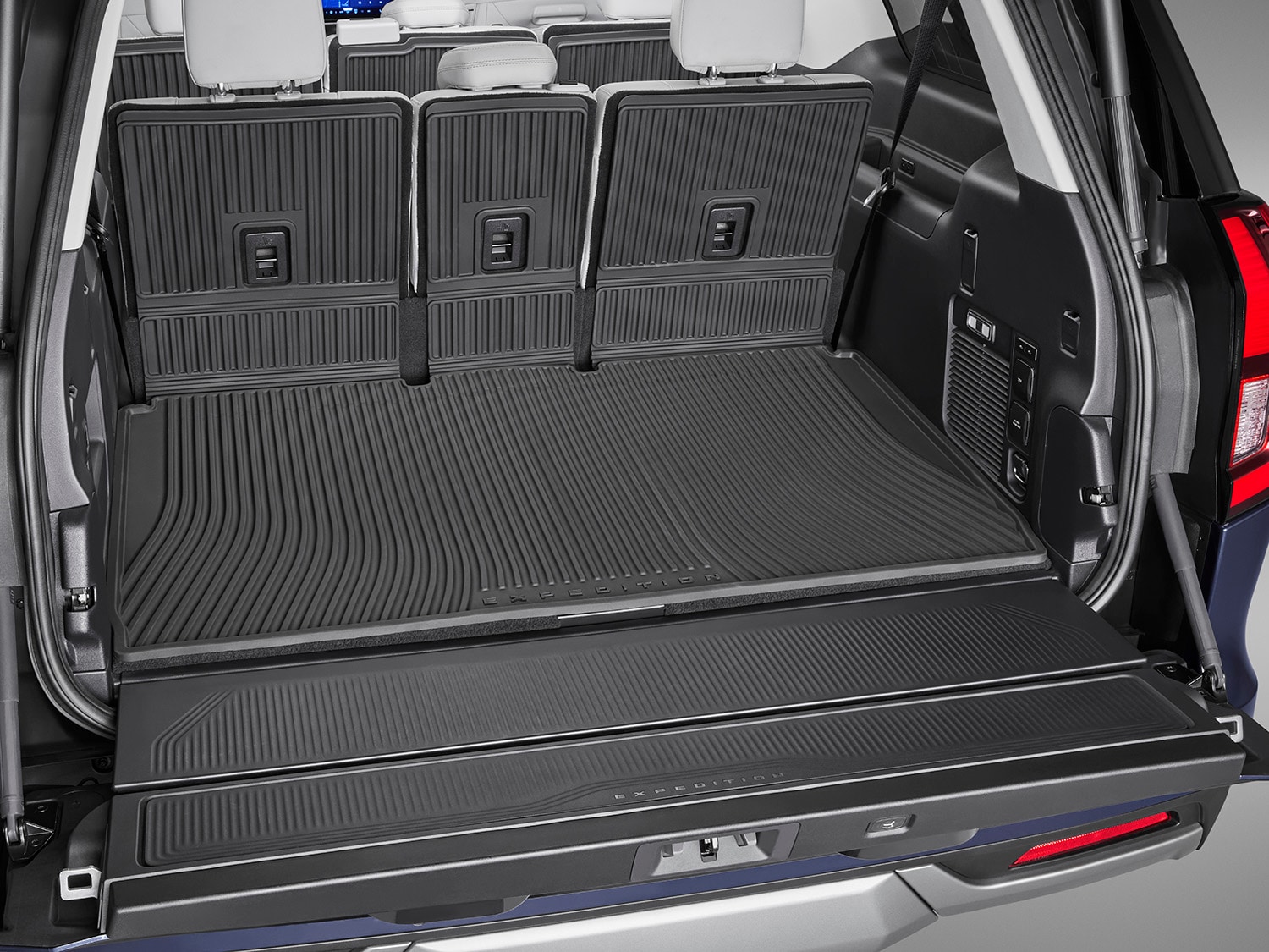 SL1Z99112A15DA Ford | Expedition 2025 Folding Cargo Area Protector