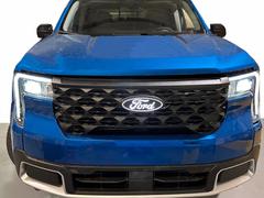 Maverick 2025, Lighted Front Grille Ford Oval