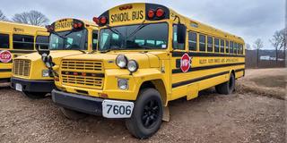 1983 Ford B700